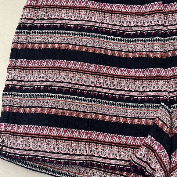 Loft pink navy patterned shorts with side slits Size 6 - Picture 3 of 9